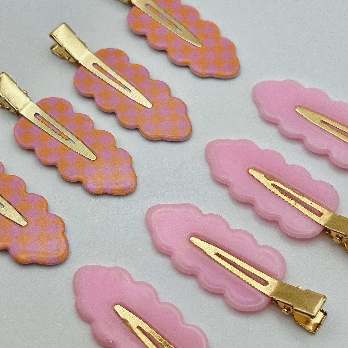 Cloudy creaseless hair clips